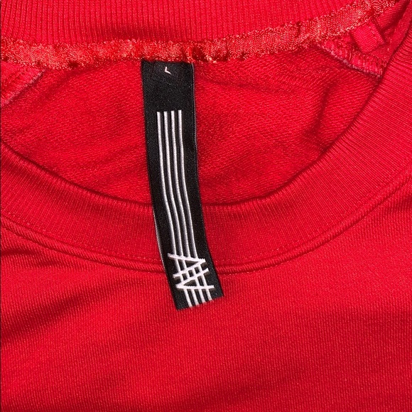 Amy & Ivy Red Graphic Pullover Sweatshirt Size L - Picture 6 of 8